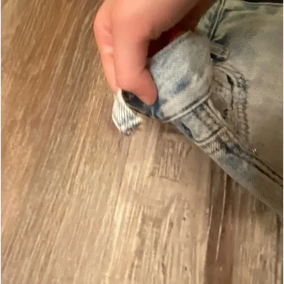 Light wash Mom jeans - Picture 2 of 5